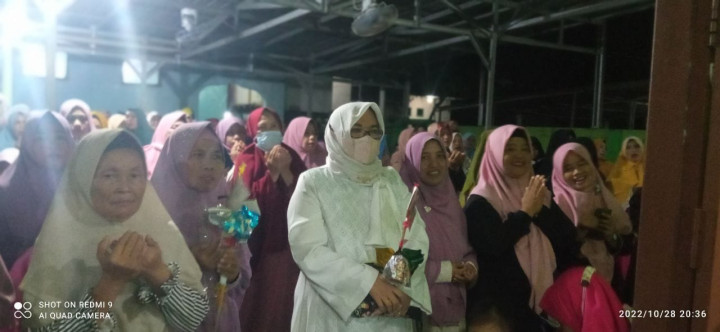 28 Oktober 2022, Lurah bersama Camat Sungai Kunjang menghadiri kegiatan Maulid Nabi di Mesjid Al Ikhlas Jl. Kelapa Gading.