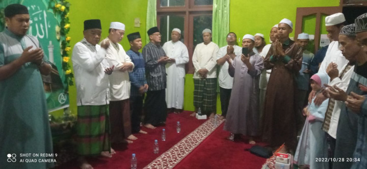 28 Oktober 2022, Lurah bersama Camat Sungai Kunjang menghadiri kegiatan Maulid Nabi di Mesjid Al Ikhlas Jl. Kelapa Gading.