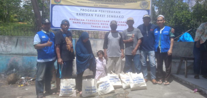 17 November 2022, Pokmas Cendana melakukan kegiatan pembagian bantuan Sembako sebagai bagian dari kegiatan Probebaya di RT.03,04,05,06,07,08,09,10,11