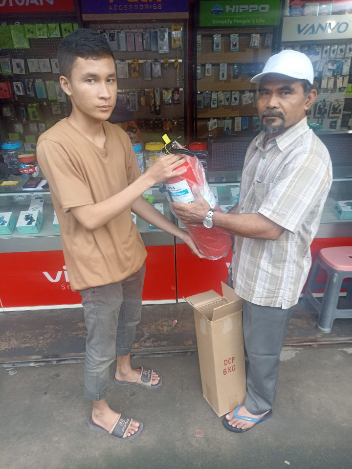 18 November 2022, Pokmas Meranti melakukan serah APAR ke RT.016