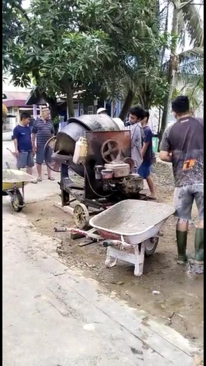20 November 2022, kegiatan pengecoran Gang di RT.010 Jalan Cendana oleh Pokmas Cendana