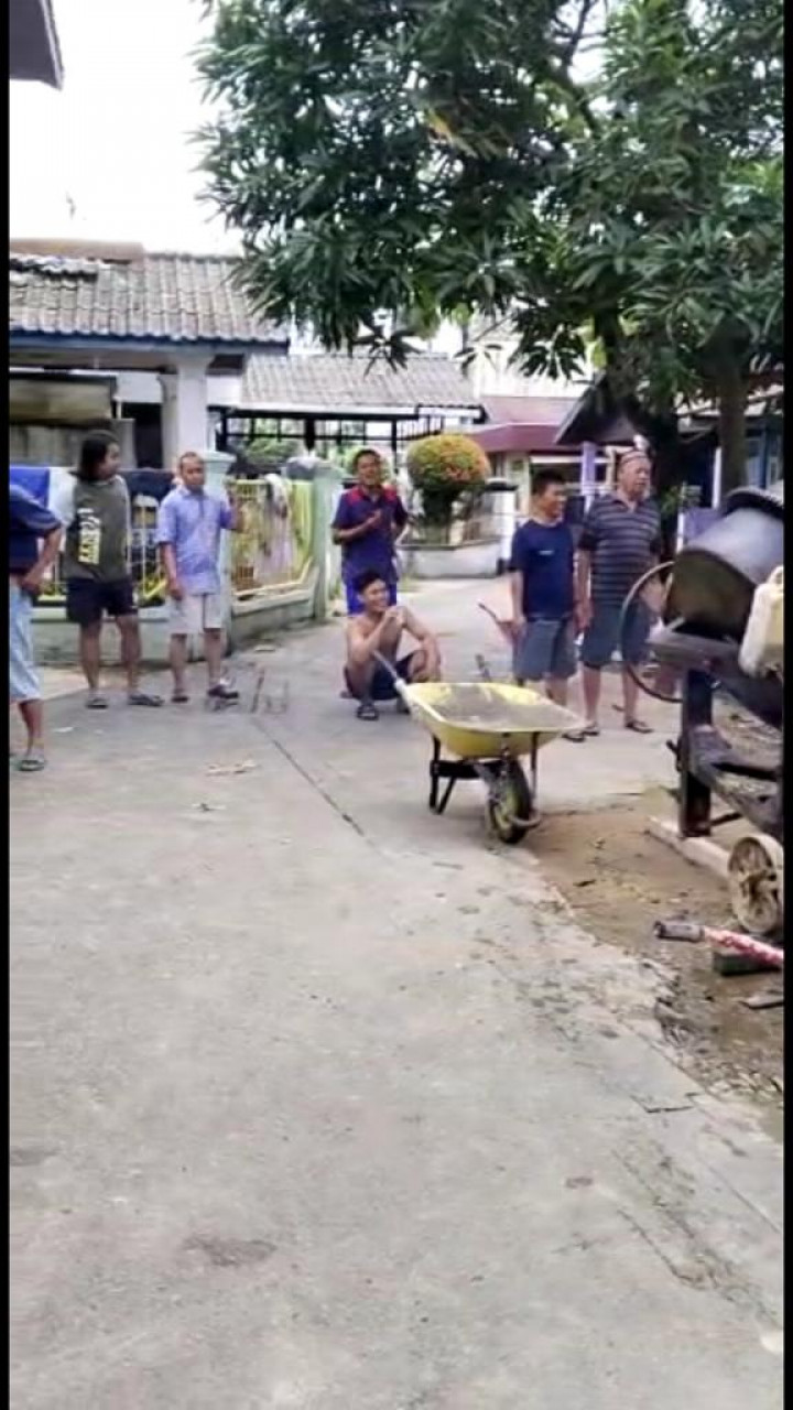20 November 2022, kegiatan pengecoran Gang di RT.010 Jalan Cendana oleh Pokmas Cendana