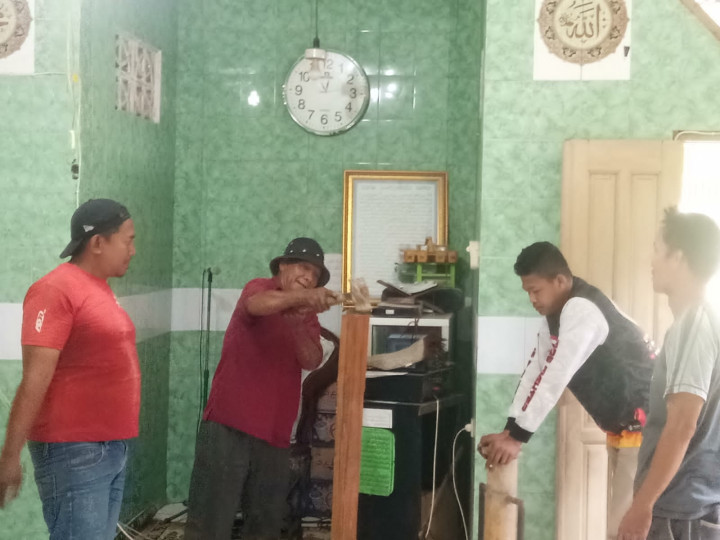 20 November 2022, telah dilaksanakan gotong royong renovasi Langgar Baitul Rahman di Jalan Ulin RT.027