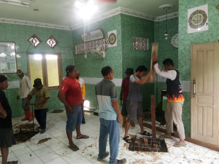 20 November 2022, telah dilaksanakan gotong royong renovasi Langgar Baitul Rahman di Jalan Ulin RT.027