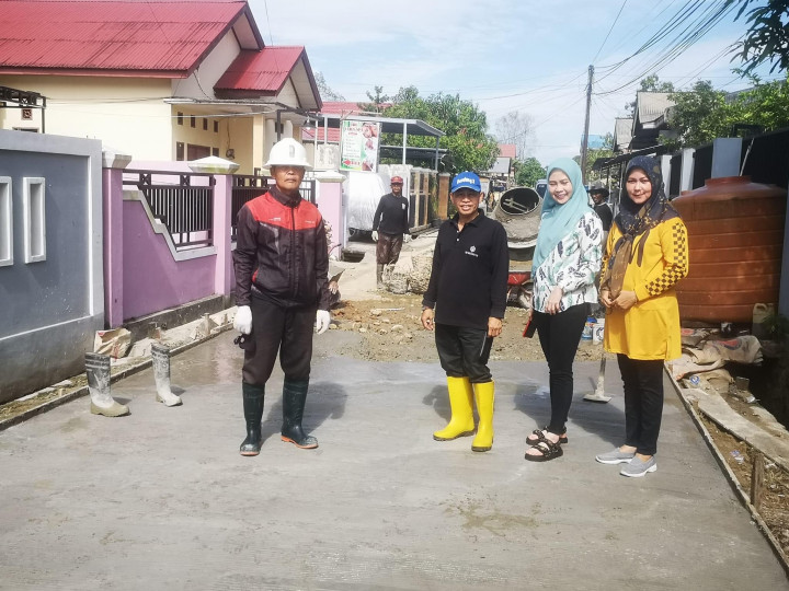 25 november 2022, Lurah Karang anyar bersama Kasi Ekobang dan LH serta Kasi pemerintahan Kel. Karang Anyar meninjau lokasi kegiatan pembangunan bidang sarana dan prasarana program probebaya kel. Karang Anyar Tahun 2022 di RT 32 serta RT 13