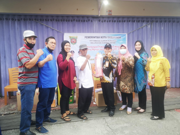 Kamis, 08 Desember 2022, kunjungan dari Kasie Kesra Kecamatan Sungai Kunjang beserta staf dalam rangka kunjungan kegiatan Probebaya di RT.022 Jalan Meranti yg disambut oleh Lurah Karang Anyar.