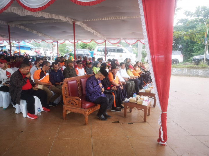 Jumat, 16 Desember 2022 Kegiatan bulan bakti gotong royong yang diadakan di folder air hitam kecamatan Samarinda ulu yang dihadiri oleh Lurah Karanganyar bersama staf dan juga anggota Pokmas Karang anyar