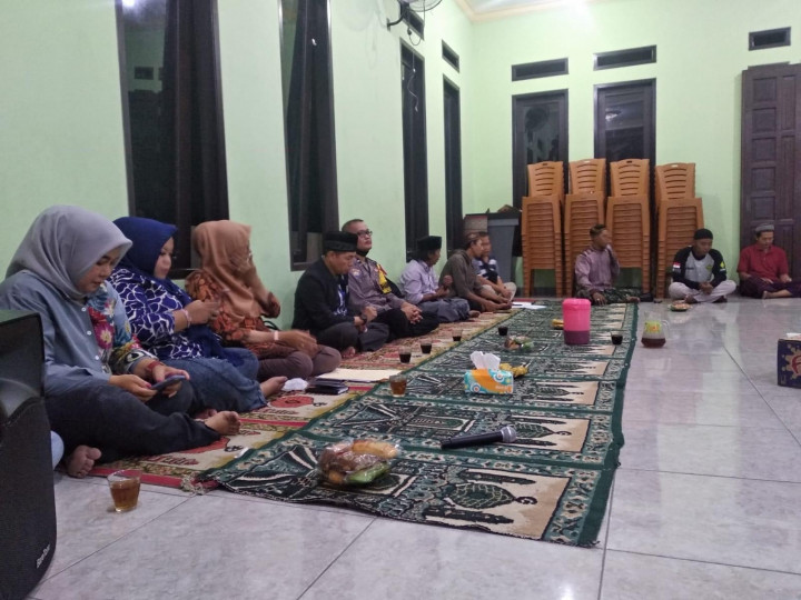 Minggu, 25 desember 2022 :  Pemilihan Ketua RT 36 : Selamat kepada Bpk. Sutanto sebagai ketua RT 36 terpilih untuk masa periode 2022-2025