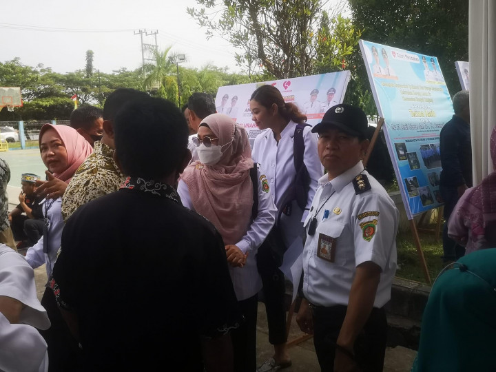 Rabu, 28 desember 2022. Penyerahan secara simbolis hasil kegiatan probebaya kecamatan sungai kunjang dan samarinda ulu tahun 2022 oleh Walikota Samarinda Bpk Dr. H. Andi Harun, ST, SH, M.Si