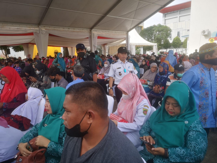 Rabu, 28 desember 2022. Penyerahan secara simbolis hasil kegiatan probebaya kecamatan sungai kunjang dan samarinda ulu tahun 2022 oleh Walikota Samarinda Bpk Dr. H. Andi Harun, ST, SH, M.Si