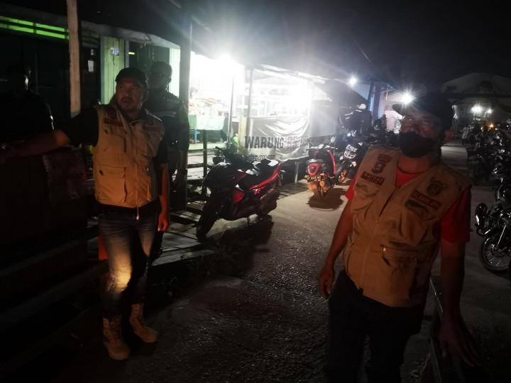 31 Desember 2022, kegiatan Ciptakon Kecamatan Sungai Kunjang dalam menjaga kondisi wilayah se Kecamatan Sungai Kunjang bersama Camat dan Lurah se Sungai Kunjang.