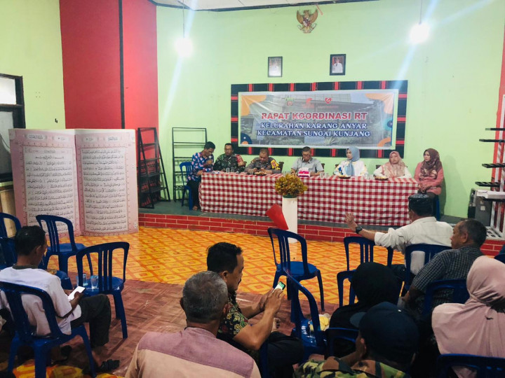 Rabu, 04 Januari 2022, Rakor bersama RT-RT se Karang Anyar