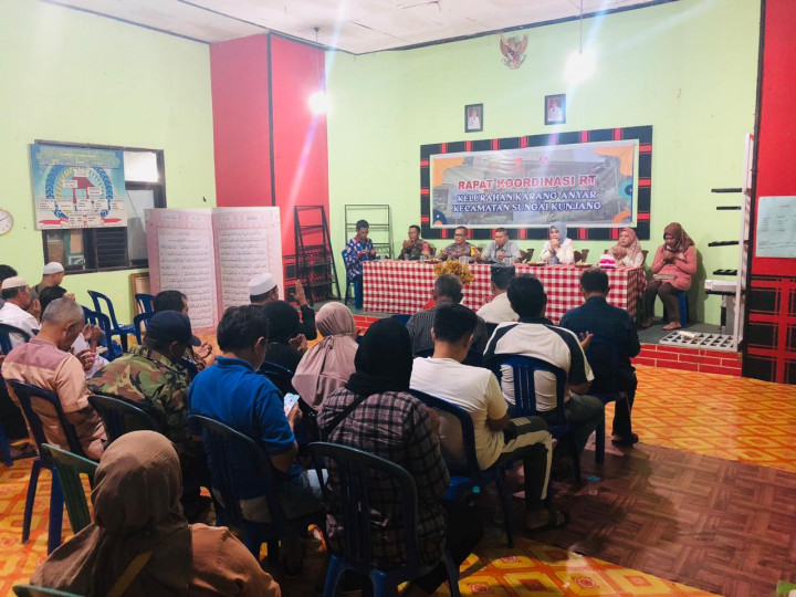 Rabu, 04 Januari 2022, Rakor bersama RT-RT se Karang Anyar