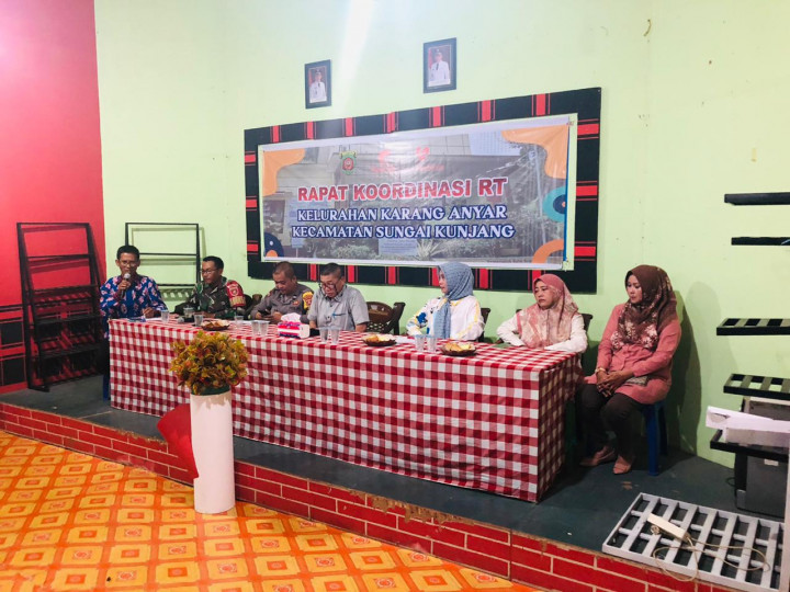 Rabu, 04 Januari 2022, Rakor bersama RT-RT se Karang Anyar
