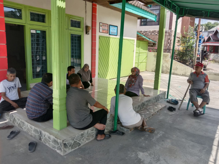 Jumat, 13 Januari 2023 meninjau persiapan Pemilihan di Ketua RT.035 Jalan Kahoi B
