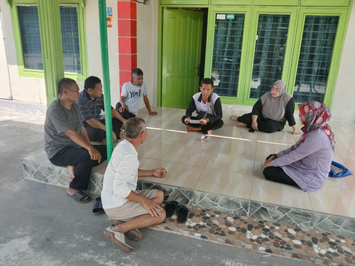 Jumat, 13 Januari 2023 meninjau persiapan Pemilihan di Ketua RT.035 Jalan Kahoi B