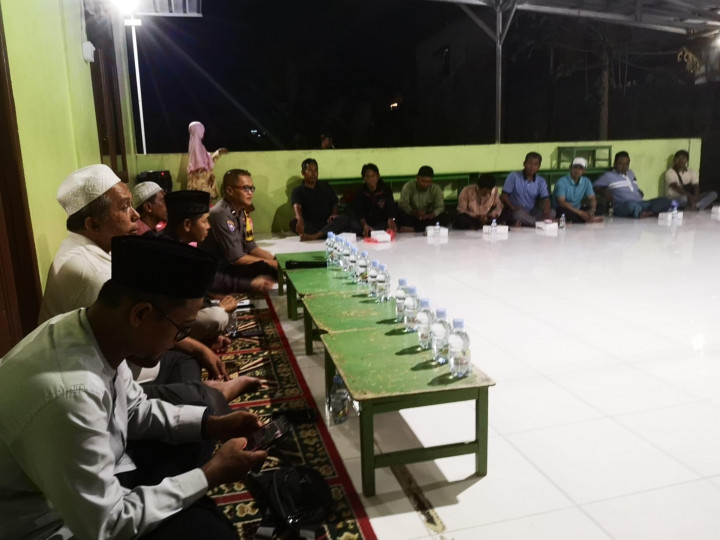 Jumat, 10 Februari 2023. Pemilihan Ketua RT 37 Kel. Karang Anyar masa periode 2023-2026  Selamat atas terpilihnya kembali bapak M. Tamrin sebagai ketua RT 37 yang dipilih secara aklamasi untuk masa periode 2023-2026