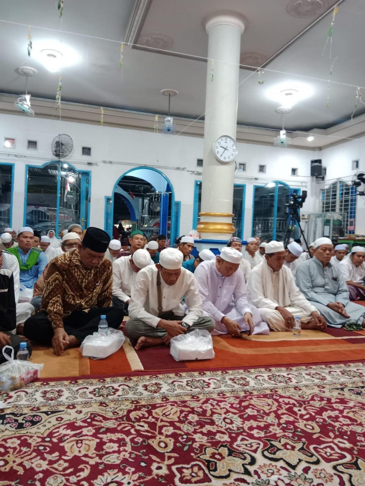 Selasa, 14 Februari 2023,  Kegiatan isra miraj di masjid Ar-rahmah RT 30 kelurahan Karang Anyar yang dihadiri oleh Lurah Karang Anyar