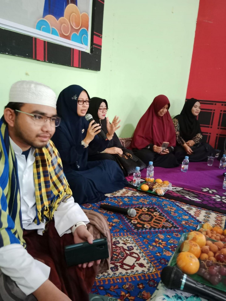 Sabtu, 18 Februari 2023 Kegiatan peringatan isra miraj nabi Muhammad SAW dan acara haul guru sekumpul yang diadakan majelis asyifa Kel. Karang Anyar di Balai LPM Kel. Karang Anyar