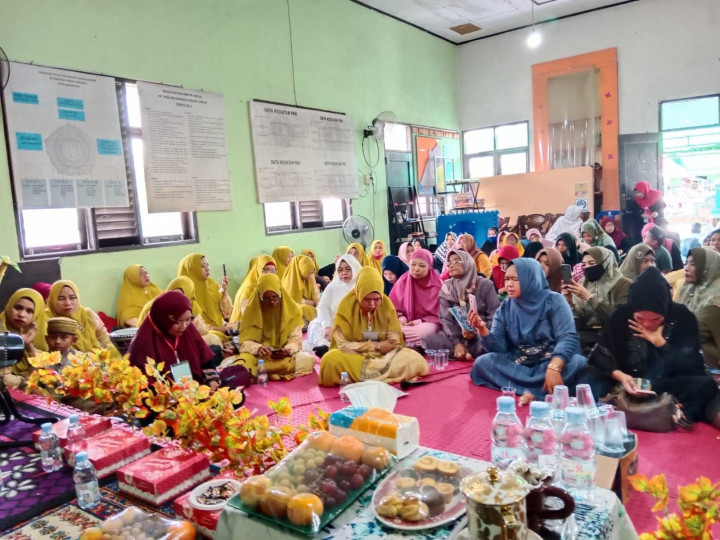 Sabtu, 18 Februari 2023 Kegiatan peringatan isra miraj nabi Muhammad SAW dan acara haul guru sekumpul yang diadakan majelis asyifa Kel. Karang Anyar di Balai LPM Kel. Karang Anyar