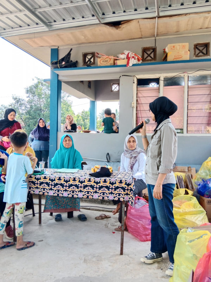 Minggu, 19 Februari 2023, acara sedekah sampah di Bank Ramli RT.002 jalan MT. Haryono yang dibarengi dengan kegiatan Kerja Bakti bersama. Acara dihadiri oleh Lurah, Ketua PKK dan Anggota PKK Karang Anyar.