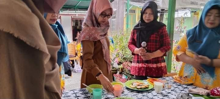 Senin, 20 Februari 2023, Kegiatan Sosialisasi "protein hewani guna pencegahan stunting" yang dihadiri oleh Lurah beserta Ketua TP PKK Karang Anyar yang diadakan di Posyandu Gading Putih Kelurahan Karang anyar oleh pihak Puskesmas Wonorejo