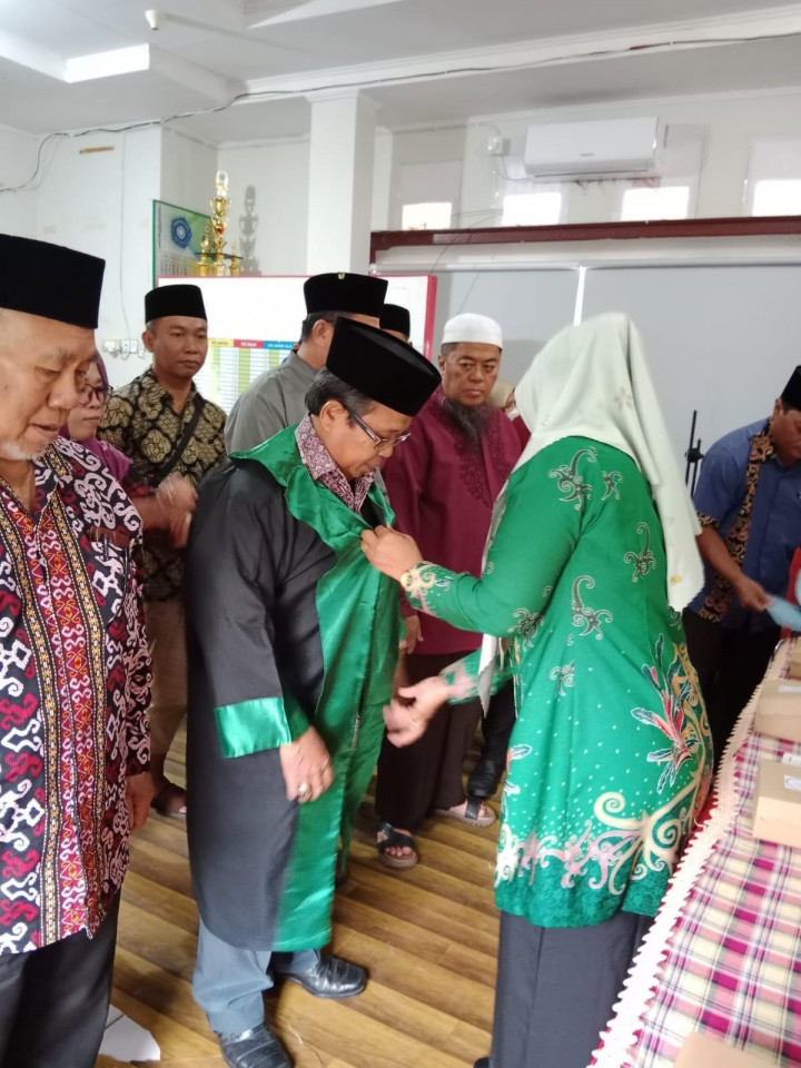 Kamis, 23 Februari 2023, Lurah Karang Anyar menghadiri kegiatan pelantikan Dewan Hakim MTQ ke 25 Sungai Kunjang di Kantor Kecamatan Sungai Kunjang.