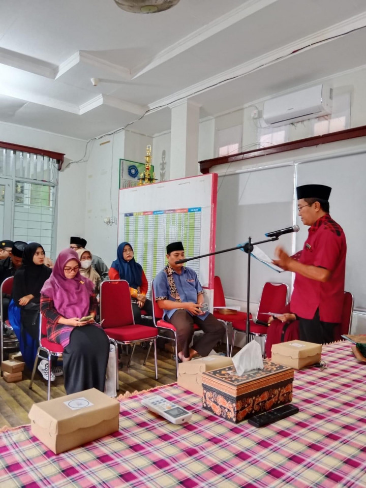 Kamis, 23 Februari 2023, Lurah Karang Anyar menghadiri kegiatan pelantikan Dewan Hakim MTQ ke 25 Sungai Kunjang di Kantor Kecamatan Sungai Kunjang.
