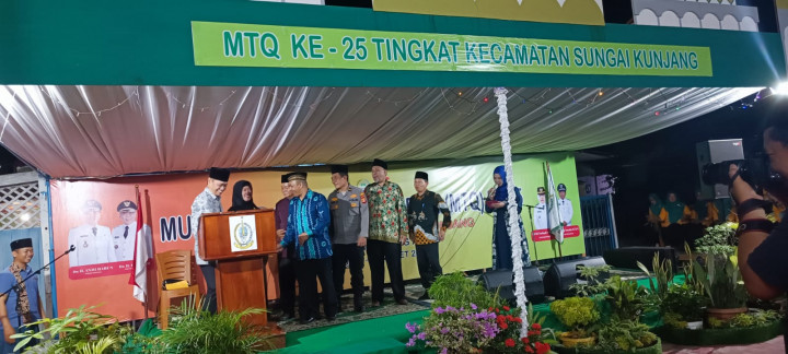 Rabu, 01 Maret 2023, Penutupan MTQ ke 25 Kecamatan Sungai Kunjang di Area Lapangan Olahraga, Jl. Meranti RT.016 Kel. Karang Anyar.