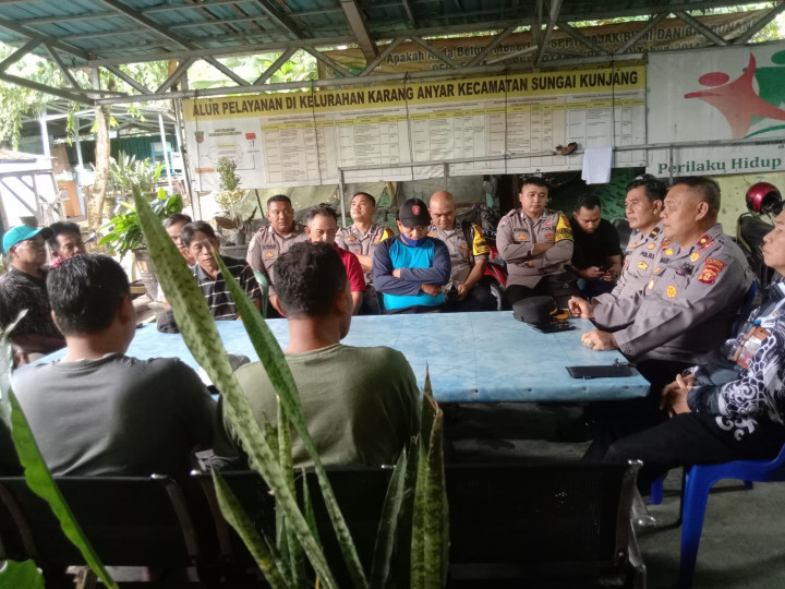 Kamis, 30 Maret 2023, Lurah mengikuti Kegiatan Tatap Muka Bersama Kapolsek Sungai Kunjang dan jajarannya di Kantor Kelurahan Karang Anyar
