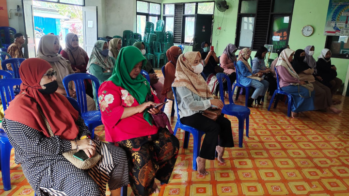 Selasa, 05 April 2023, Sosialisasi perkenalan produk baru dari Sinar Raya Yogyakarta di Gedung LPM Karang Anyar dan dihadiri oleh Lurah Karang Anyar dengan didampingi Kasie Kesra