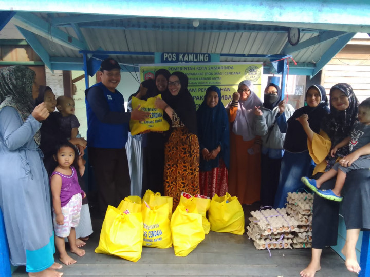 18 & 19 April 2023, kegiatan pembagian Bantaun sembako dalam rangka kegiatan Probebaya tahun 2023 bidang Pemberdayaan di Pokmas Cendana.