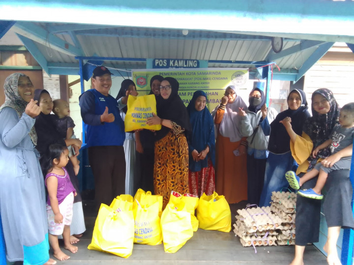 18 & 19 April 2023, kegiatan pembagian Bantaun sembako dalam rangka kegiatan Probebaya tahun 2023 bidang Pemberdayaan di Pokmas Cendana.