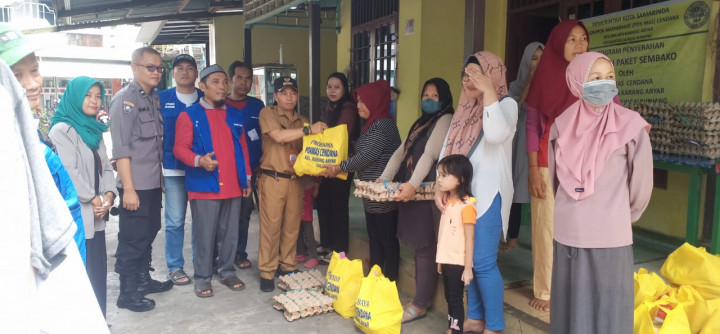 18 & 19 April 2023, kegiatan pembagian Bantaun sembako dalam rangka kegiatan Probebaya tahun 2023 bidang Pemberdayaan di Pokmas Cendana.