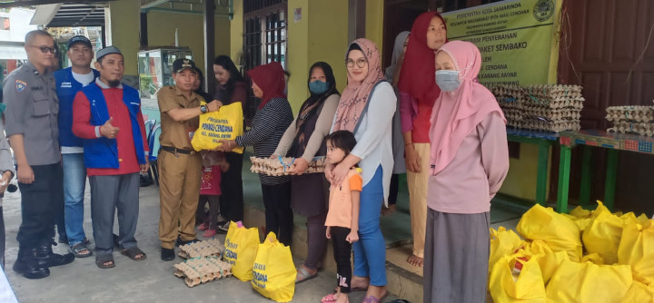 18 & 19 April 2023, kegiatan pembagian Bantaun sembako dalam rangka kegiatan Probebaya tahun 2023 bidang Pemberdayaan di Pokmas Cendana.