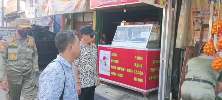 Kamis, 11 Mei 2023 Giat gabungan penertiban PKL di Jalan Cendana bersama Jajaran pihak Kecamatan Sungai Kunjang