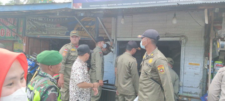 Kamis, 11 Mei 2023 Giat gabungan penertiban PKL di Jalan Cendana bersama Jajaran pihak Kecamatan Sungai Kunjang