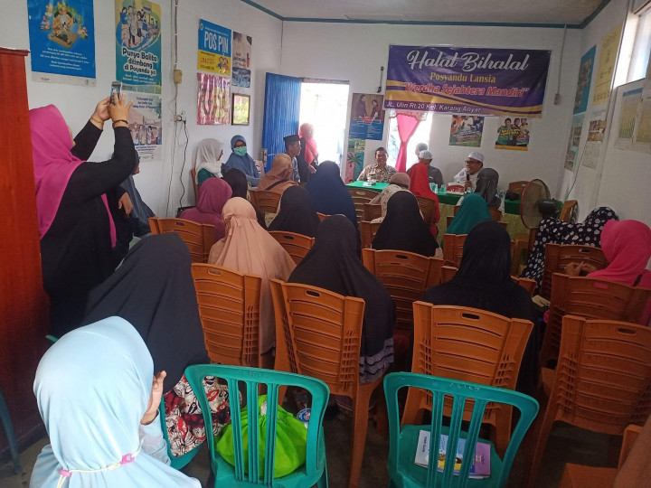Kamis, 11 Mei 2023, Acara halal bi halal di posyandu lansia werdha sejahtera mandiri RT 20 Kel. Karang Anyar yang dihadiri oleh Lurah Karang Anyar