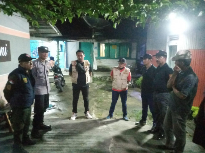 Sabtu, 13 Mei 2023 Kegiatan cipta kondisi keamanan dan ketertiban di kelurahan karang anyar oleh pihak kelurahan karang anyar yang didampingi Babinsa, Bhabinkamtibmas serta FKPM Kel. Karang Anyar