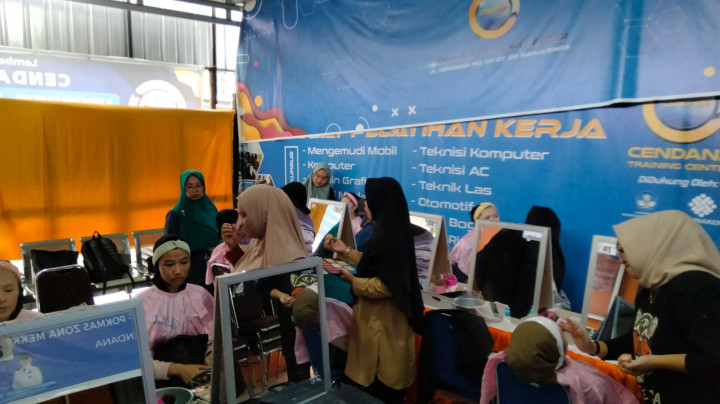 Rabu, 17 Mei 2023, Kegiatan Probebaya bidang Pemberdayaan untuk pelatihan tata rias kecantikan, kecantikan kulit, mekanik, pelatihan tata boga, pelatihan komputer Pokmas Mekkah, Kahoi dan Cendana
