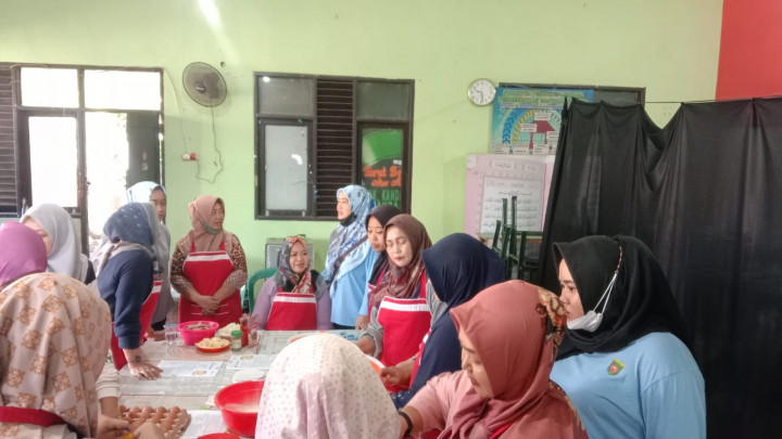 Sabtu, 20 Mei 2023 menghadiri kegiatan pelatihan tata boga dan menjahit untuk Pokmas Mek-Kah, Cendana dan Kahoi di Balai LPM Karang Anyar