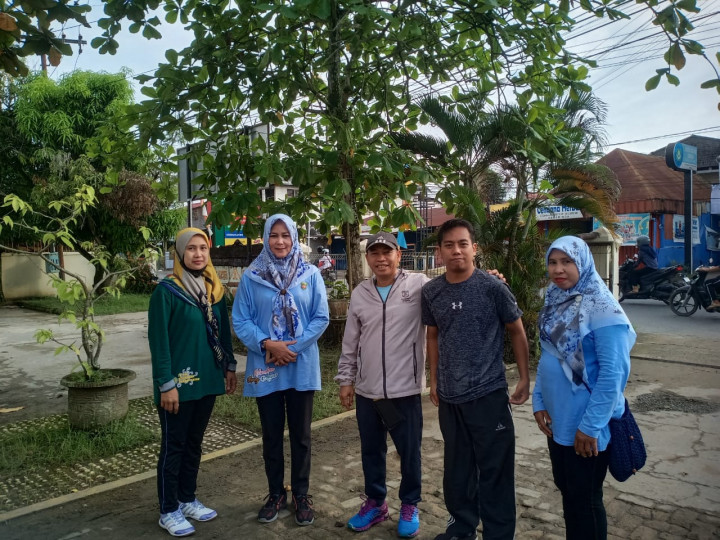Sabtu, 20 Mei 2023, Lurah bersama Kasie Pemerintahan dan staf mengikuti kegiatan Germas di Puskesmas Wonorejo