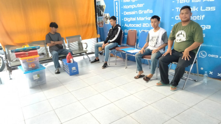 Minggu, 21 Mei 2023 menghadiri dan mengawasi kegiatan pelatihan Mekanik yang dilaksanakan oleh Pokmas Cendana, Pokmas Kelapa Gading dan Pokmas Me-Kahoi di LPK Cendana