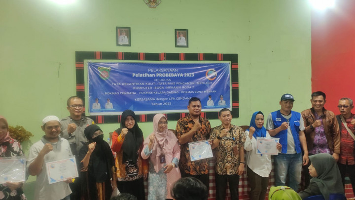 25 Mei 2023, Lurah menghadiri kegiatan penutupan pelatihan dari LPK Cendana untuk kegiatan pelatihan kerja bagi Pokmas Cendana, Gading dan Me-Kah di Balai LPM Karang Anyar.