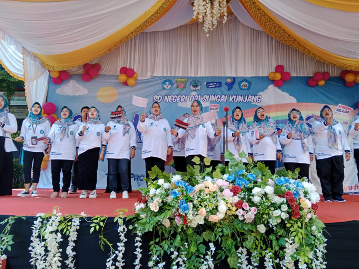 Selasa, 30 Mei 2023 Lurah Karang Anyar menghadiri kegiatan Gelar Pentas dan Karya yang diadakan oleh SDN 021 Jl. Meranti, Sungai Kunjang