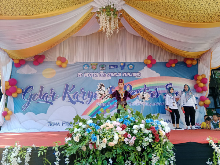 Selasa, 30 Mei 2023 Lurah Karang Anyar menghadiri kegiatan Gelar Pentas dan Karya yang diadakan oleh SDN 021 Jl. Meranti, Sungai Kunjang