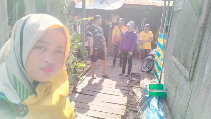 Jumat, 26 Mei 2023 Monitoring kegiatan infrastruktur RT 26 bersama Kasie Ekobang, Mardiana dan Habibah, pak Fahmi sebagai pendamping infrastruktur kec sungai kunjang