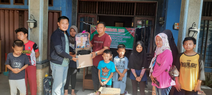 Sabtu, 10 Juni 2023 Penyerahan bantuan paket pendidikan RT 35 pokmas Mekah