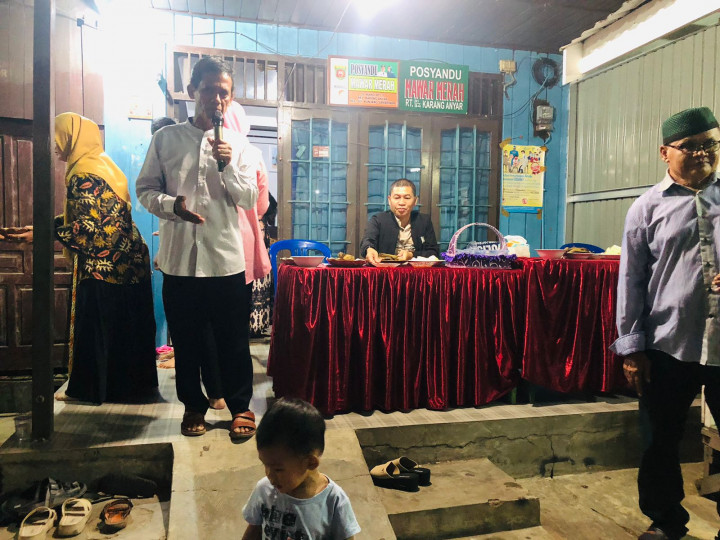 Minggu, 18 Juni 2023 Lurah bersama Kasie Pemerintahan dan Staf menghadiri kegiatan Pemilihan Ketua RT. 031 di Jalan Kahoi B7. Dan juga diawasi oleh Bhabinkamtibmas dan FKPM Karang Anyar.
