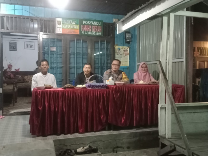 Minggu, 18 Juni 2023 Lurah bersama Kasie Pemerintahan dan Staf menghadiri kegiatan Pemilihan Ketua RT. 031 di Jalan Kahoi B7. Dan juga diawasi oleh Bhabinkamtibmas dan FKPM Karang Anyar.